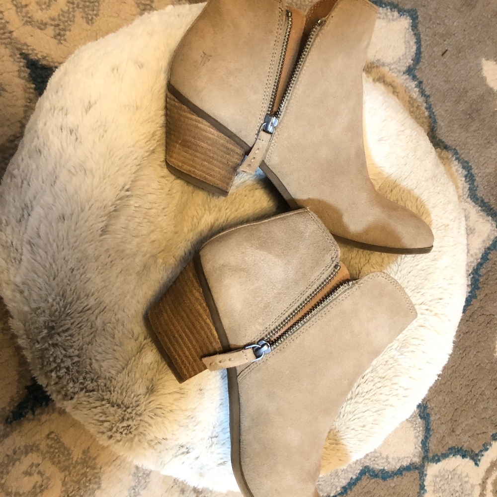 Frye Boots, like new without tags  - Size 10